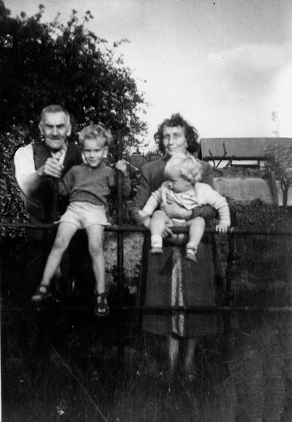 grandad-granma-donald-philip-002.jpg